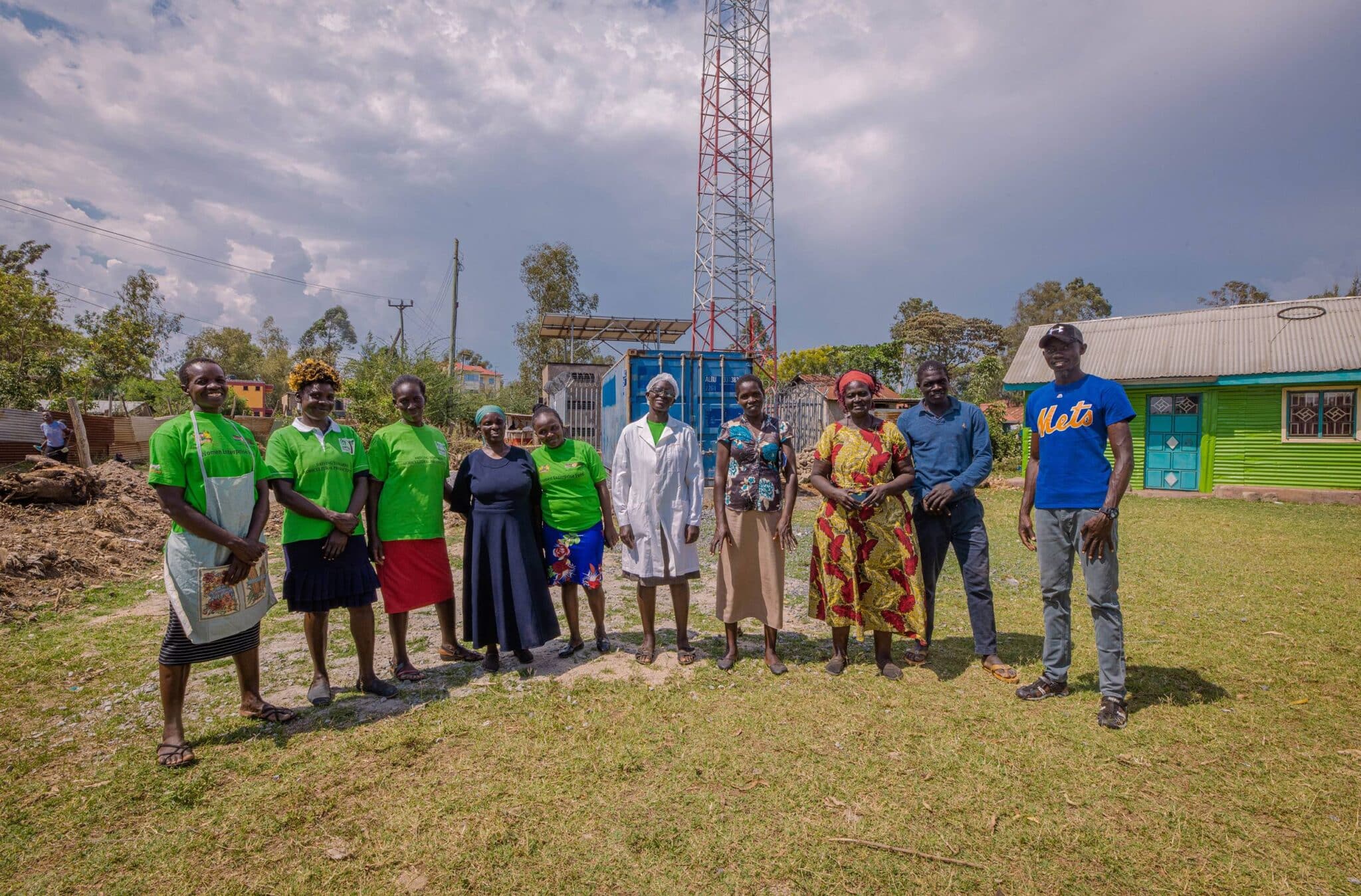 EarthShot_Kenya_RONNY_ONKEO_E-safiri_ AWUOTH Team