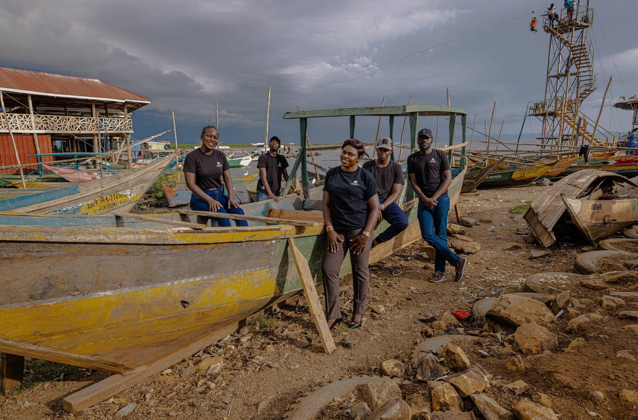 EarthShot_Kenya_RONNY_ONKEO_E-safiri_ Team at Dunga Beach